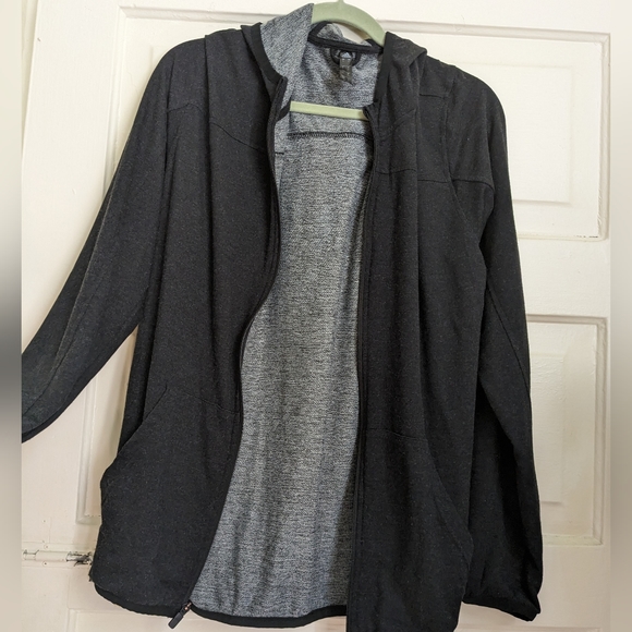 Adidas Aero ready lightweight hooded sweater🌱 - Picture 4 of 8